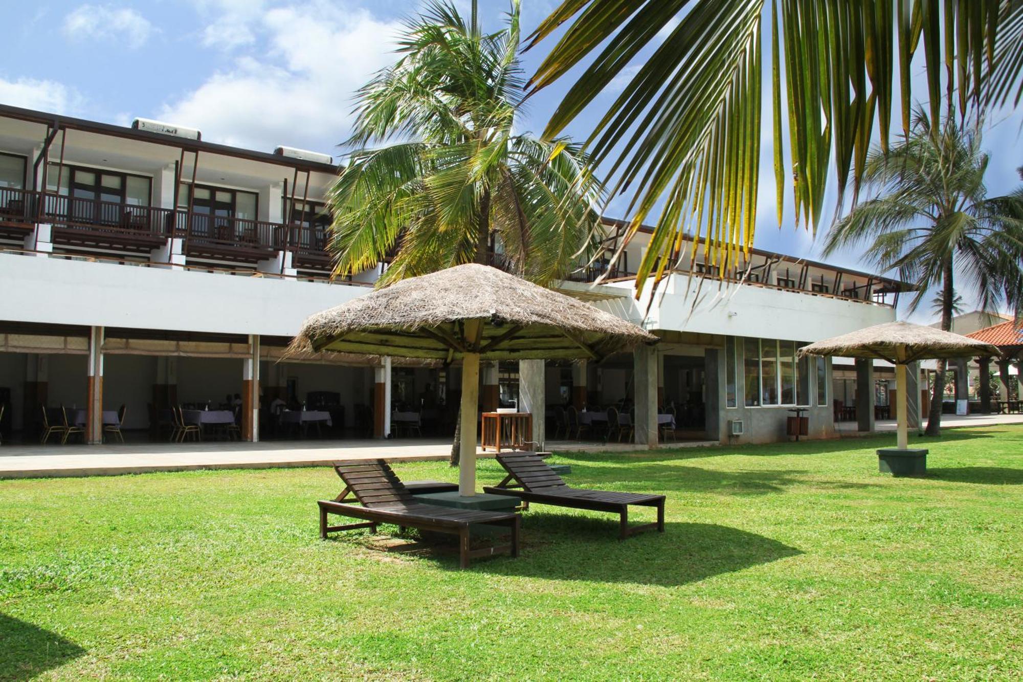 Goldi Sands Hotel Negombo Esterno foto